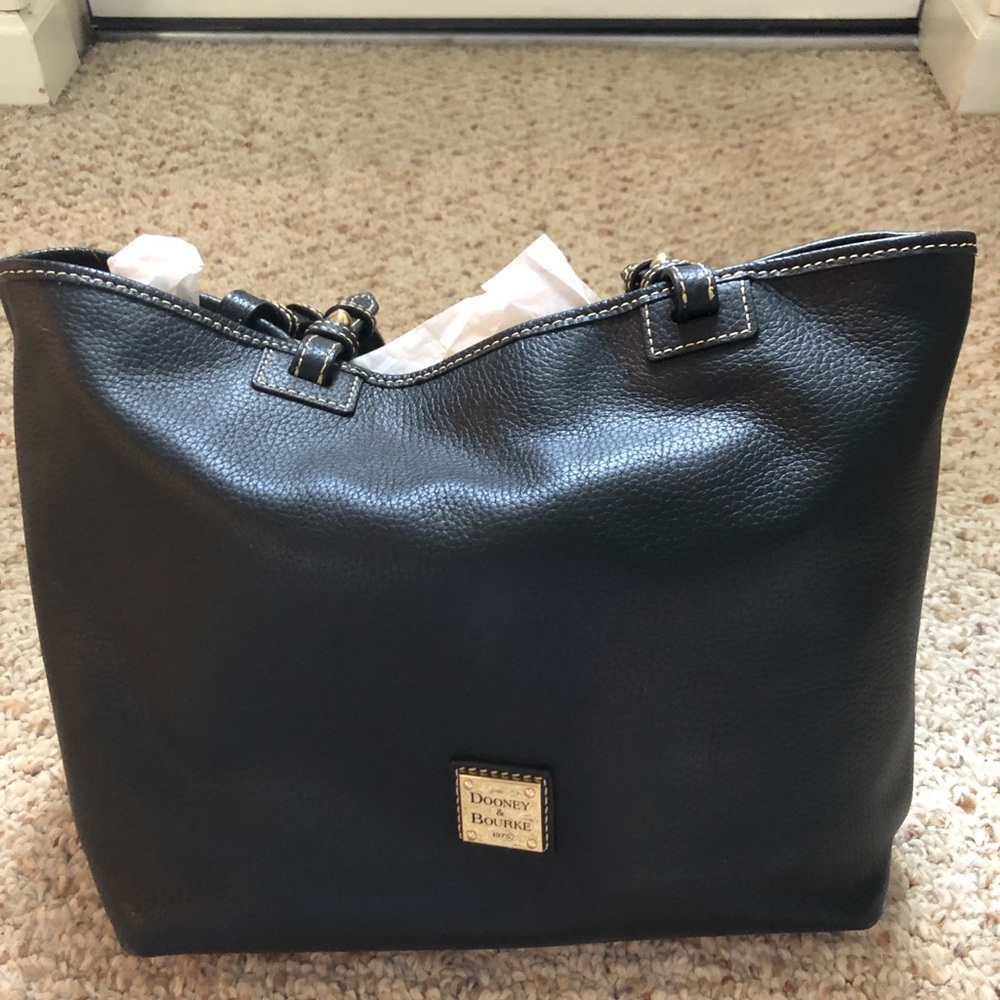 Dooney & Bourke Tote